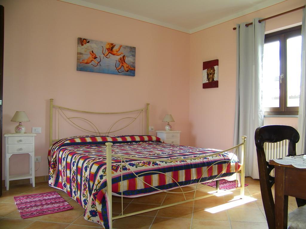 Triolivo B&B Λούκα Δωμάτιο φωτογραφία